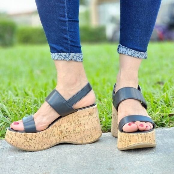 Women's High Platform Ankle Strap Wedge Black Color - Picture 2 of 5